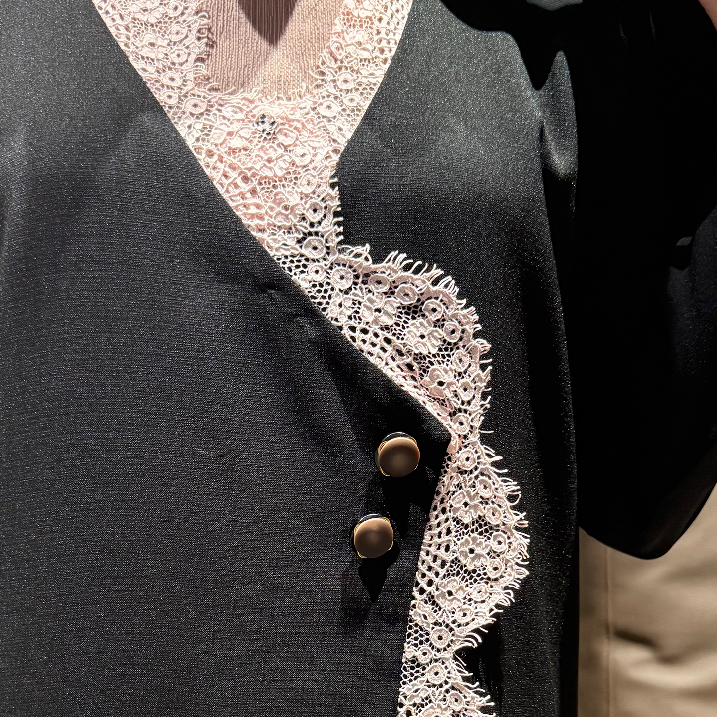 Abaya with Pink dantel
