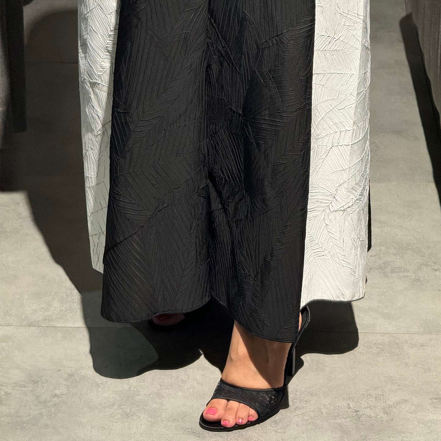Formal abaya with white n black