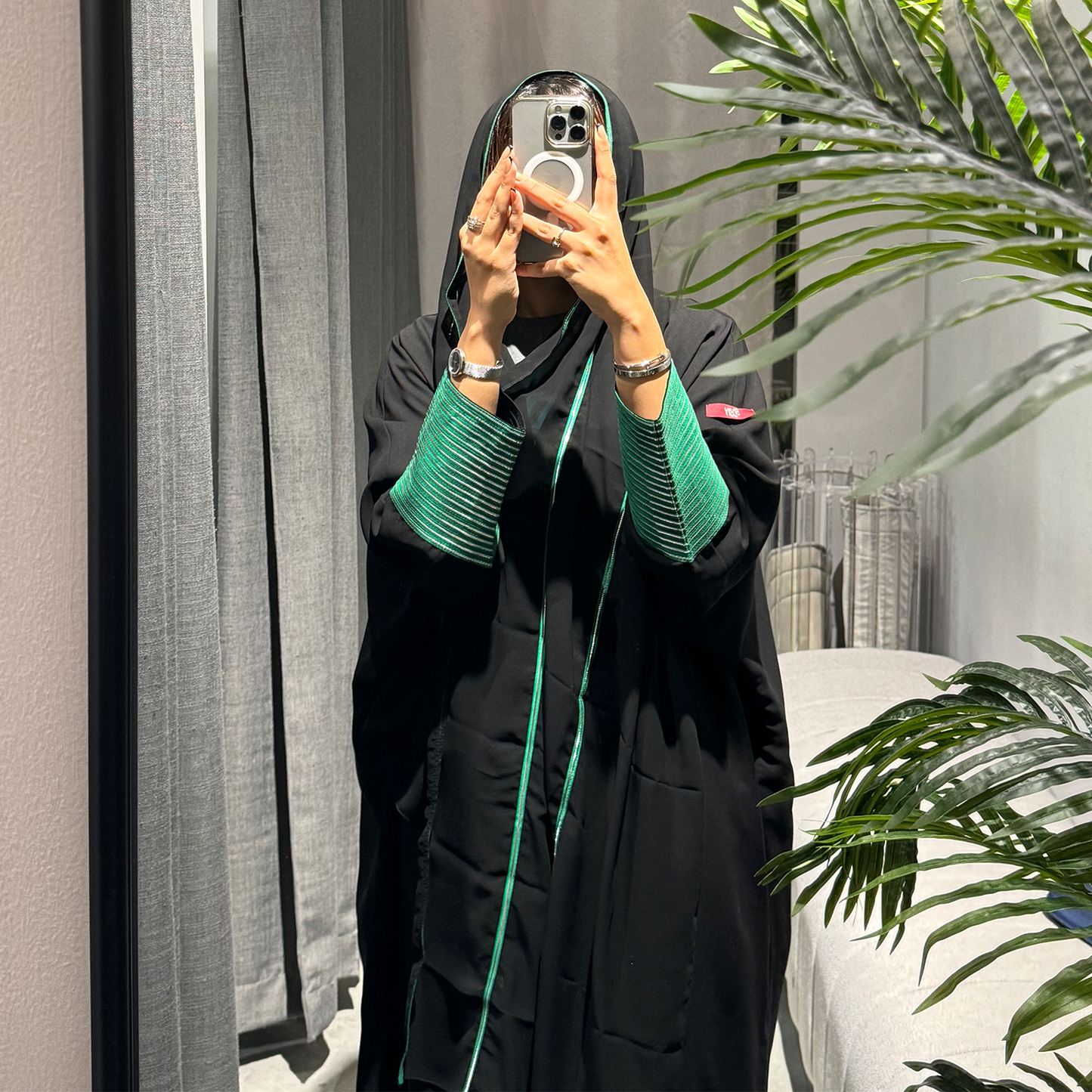 Tali in dark green
