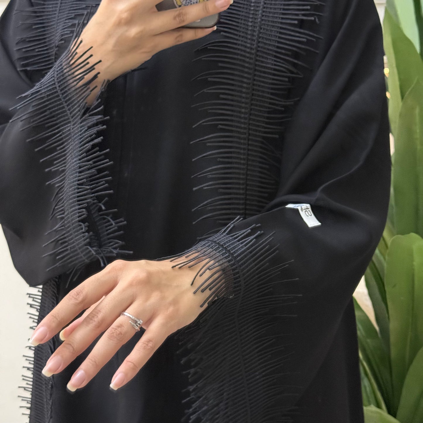 Spiky dantel leaves abaya with nada fabric
