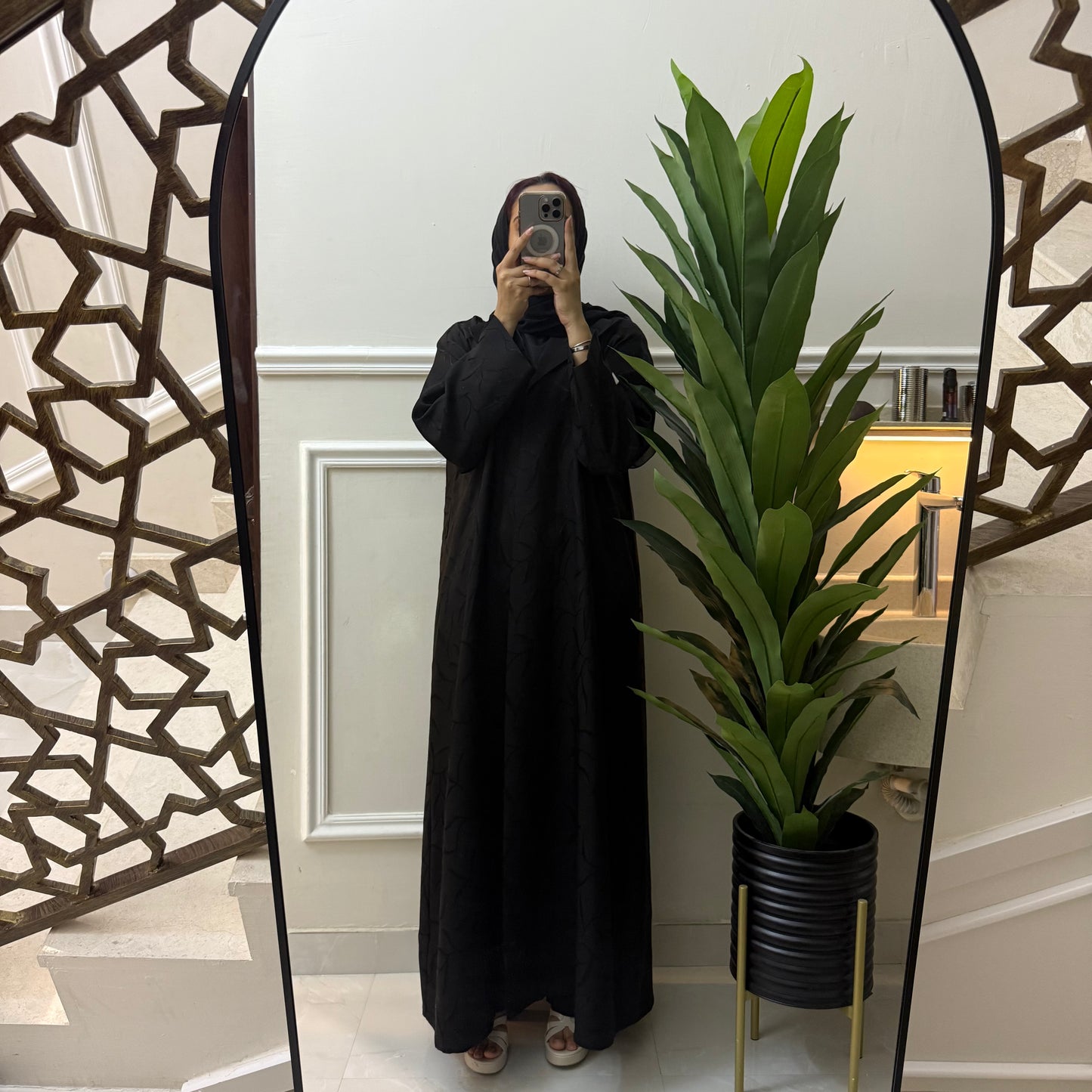 Formal abaya with printed fabric.