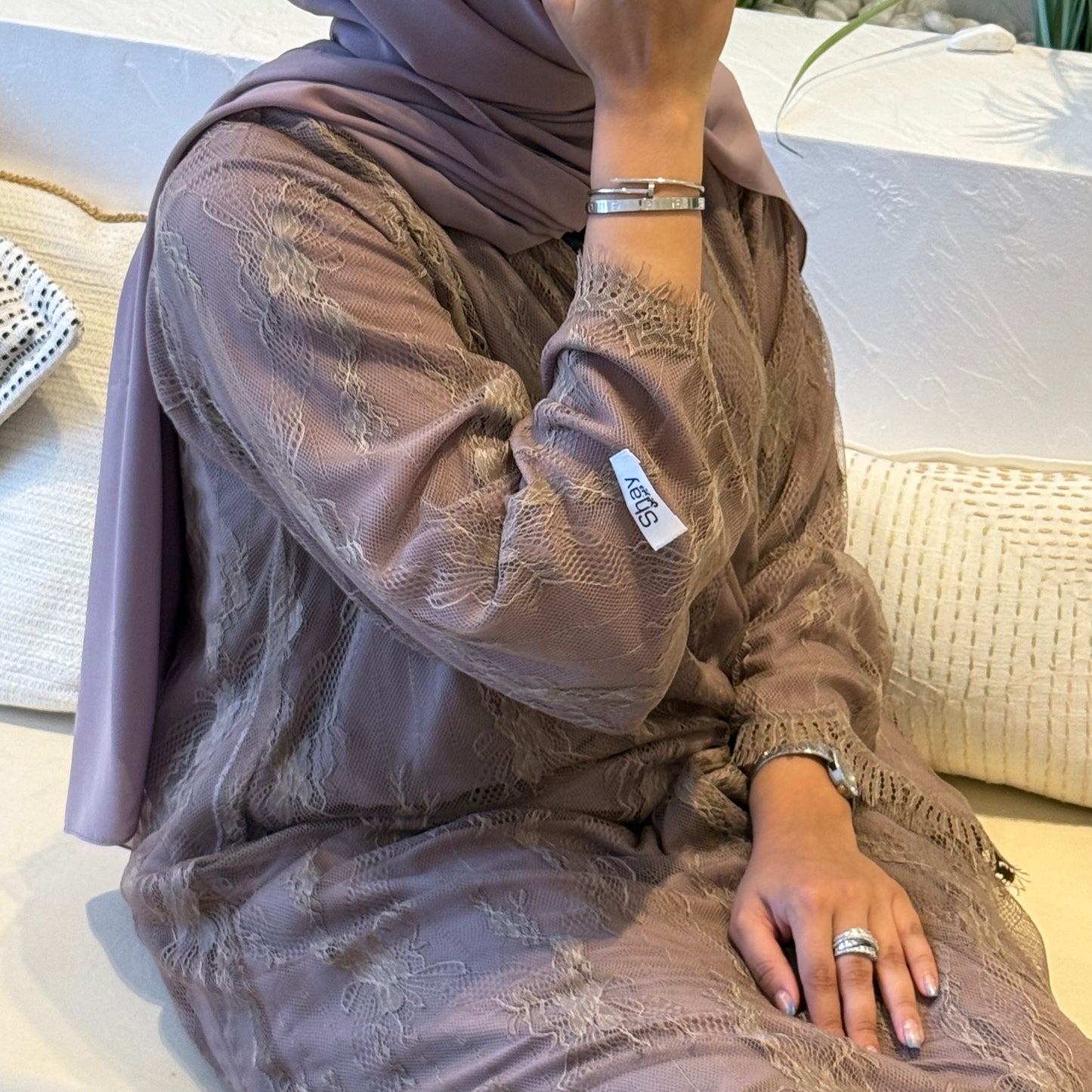 Dantel abaya with nude fabric
