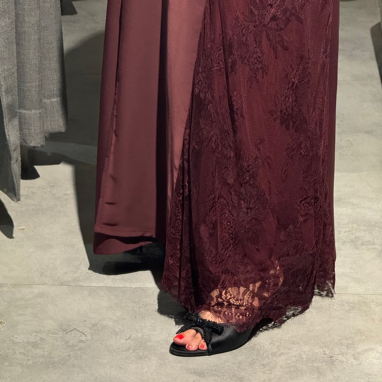 Dantel with maroon nada fabric