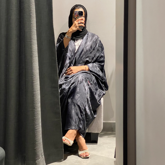 Bahraini with feather fabric