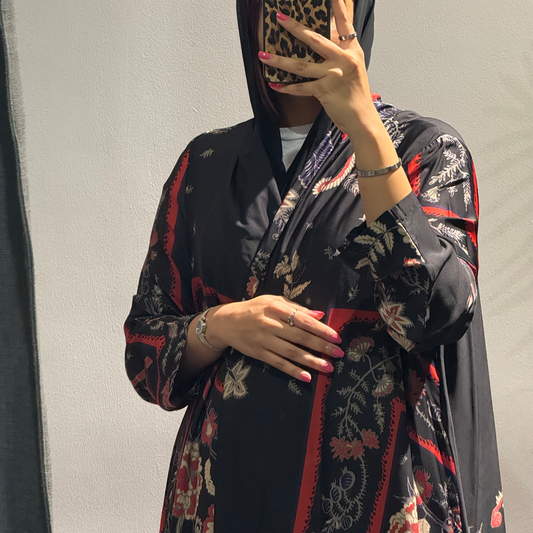 Abaya with red roses garden