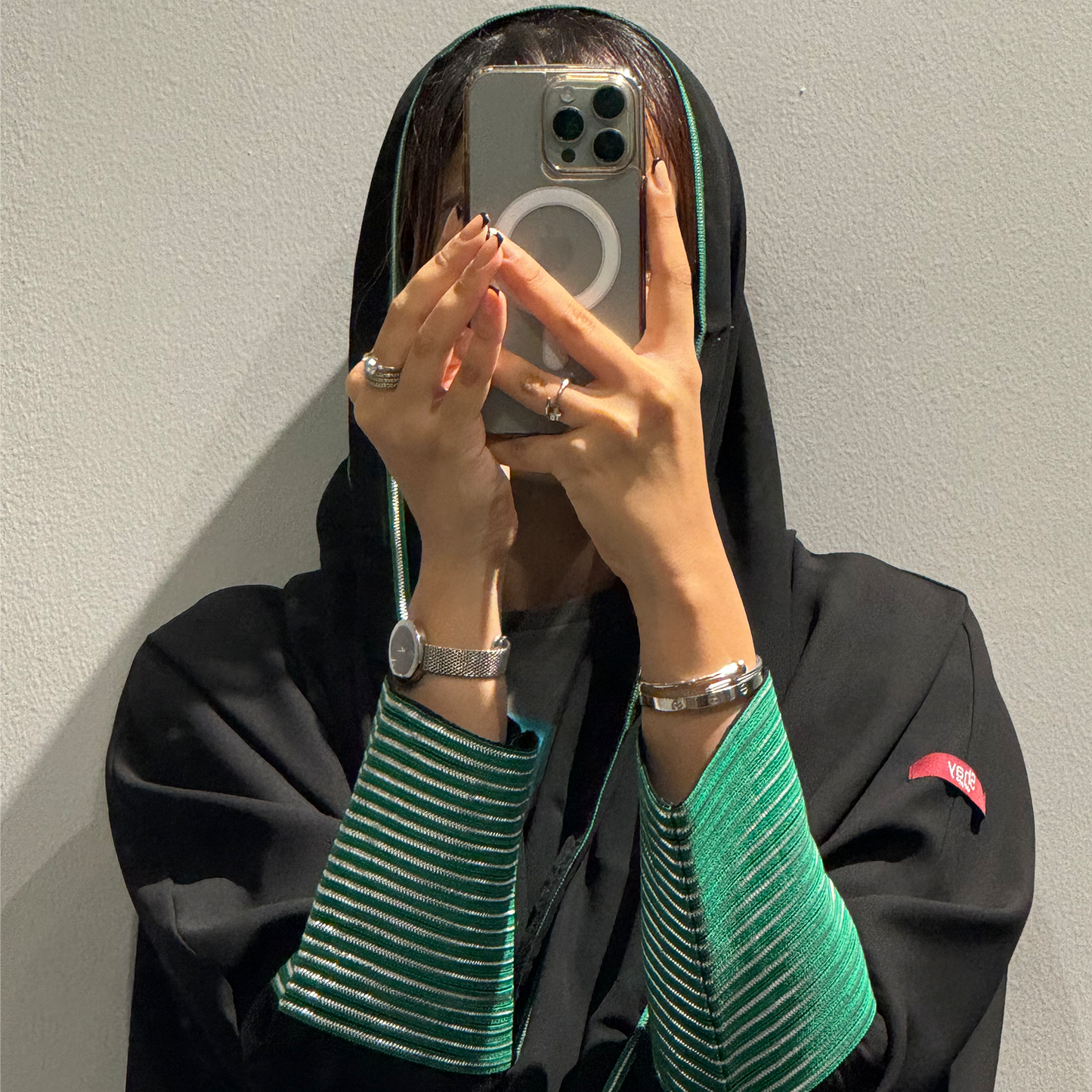Tali in dark green