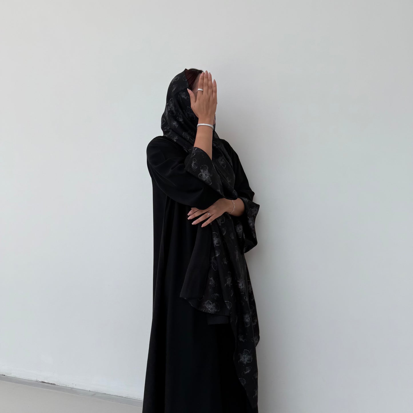 Flowered shaila with flowered sleeves