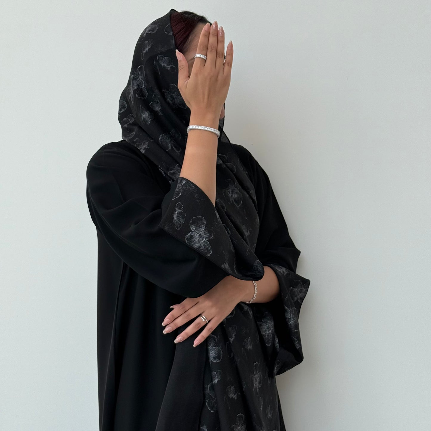 Flowered shaila with flowered sleeves