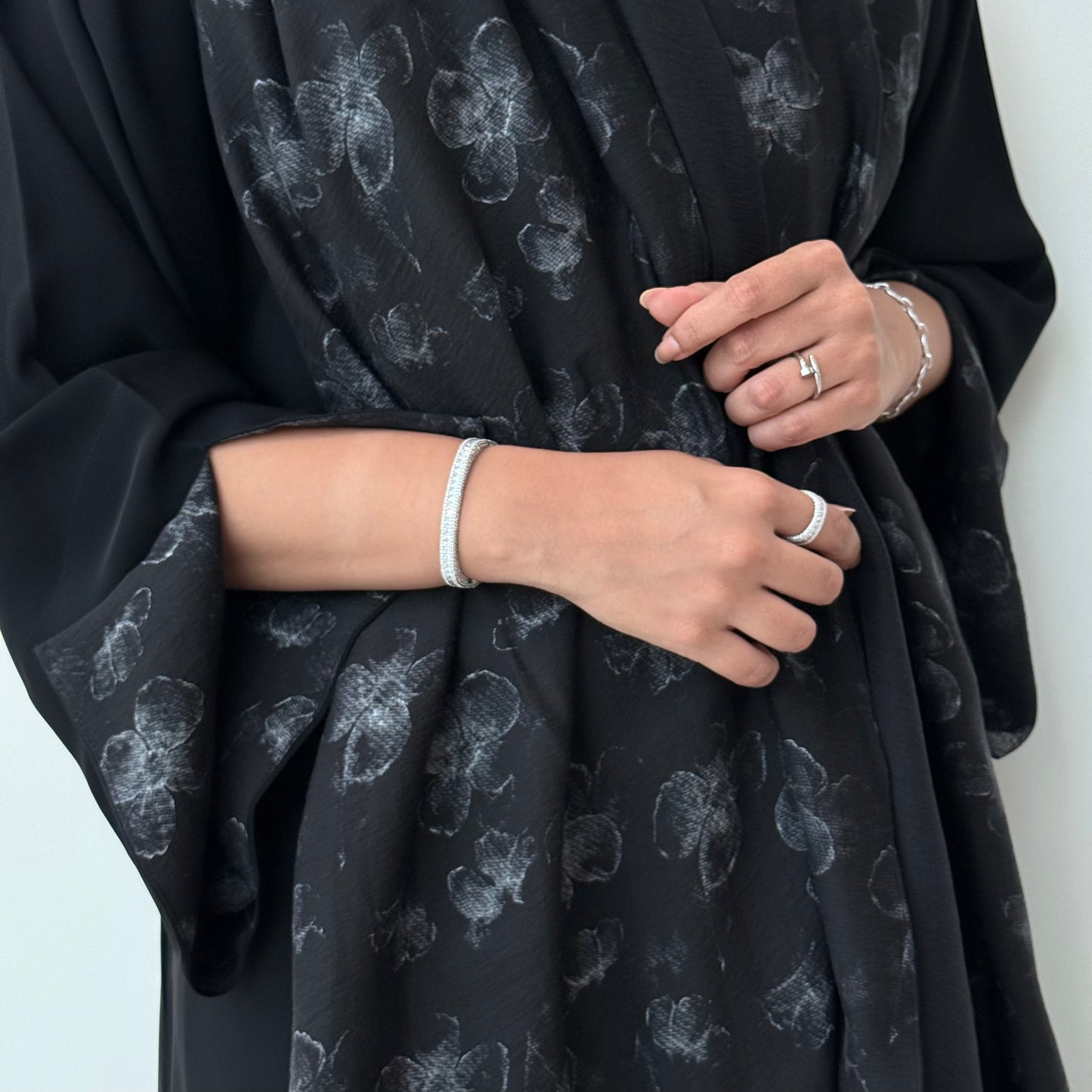 Flowered shaila with flowered sleeves