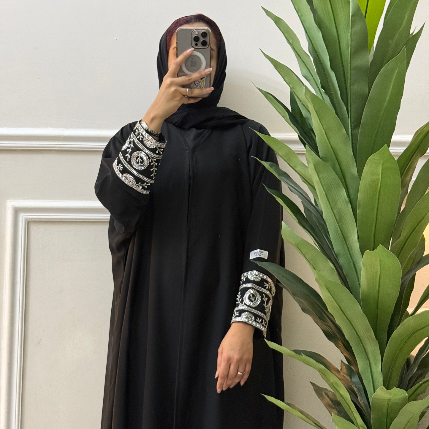 Beads in sleeves with black color
