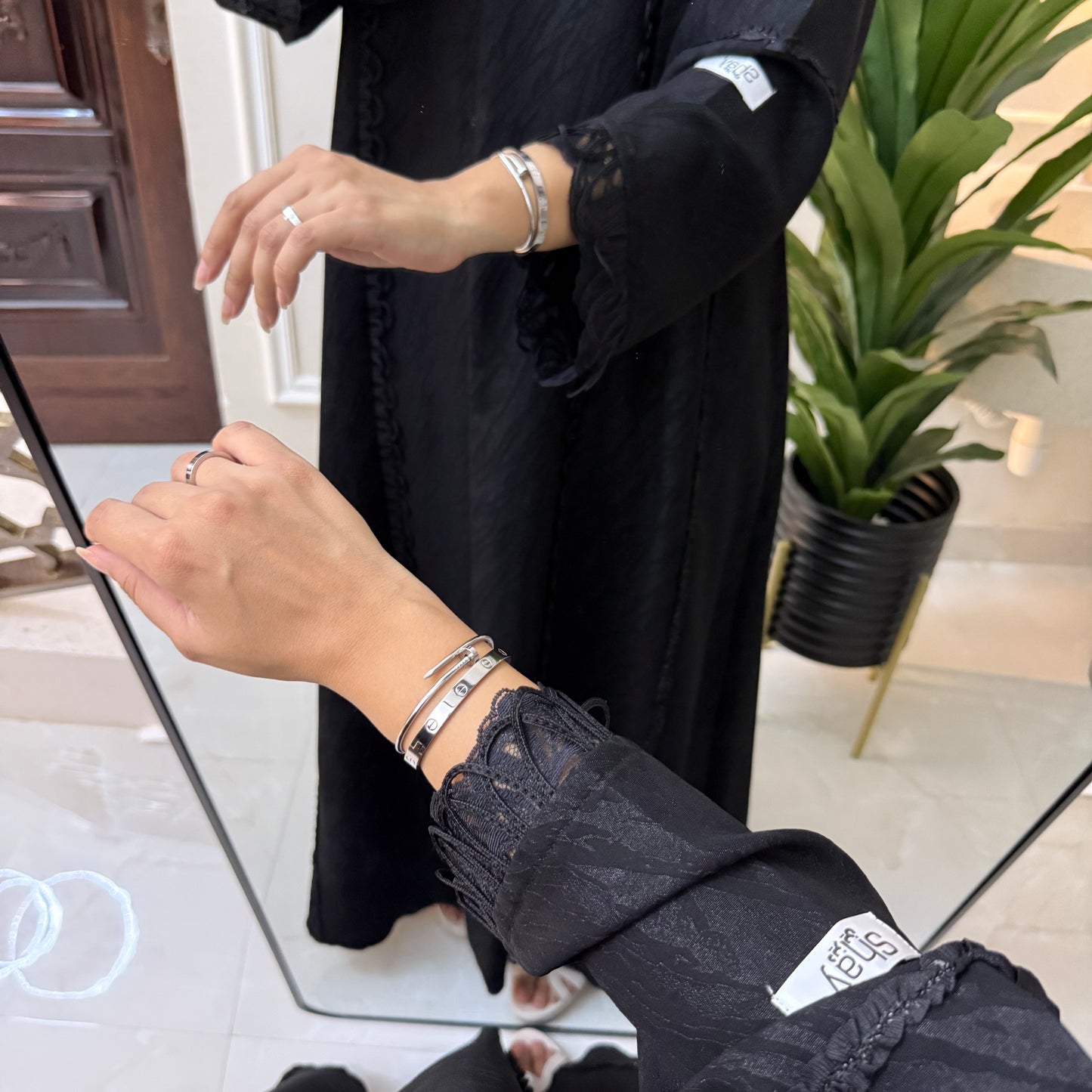 Printed abaya with dantel and luxury fish star buttons
