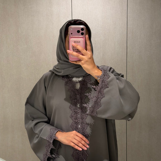 A dantel abaya with grey fabric