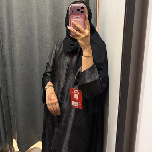 Abaya with black color and leaves