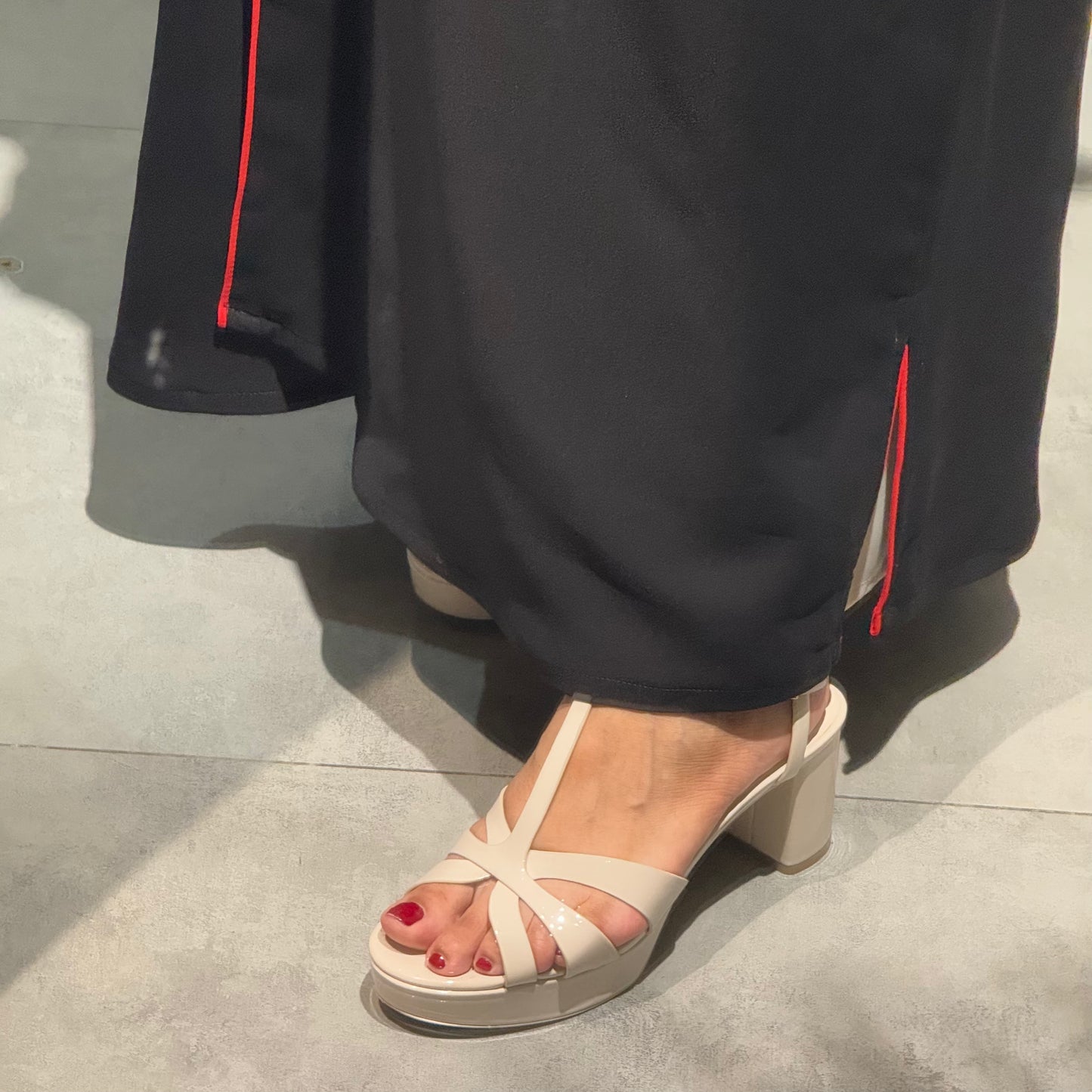 Flowered line in red with nada fabric