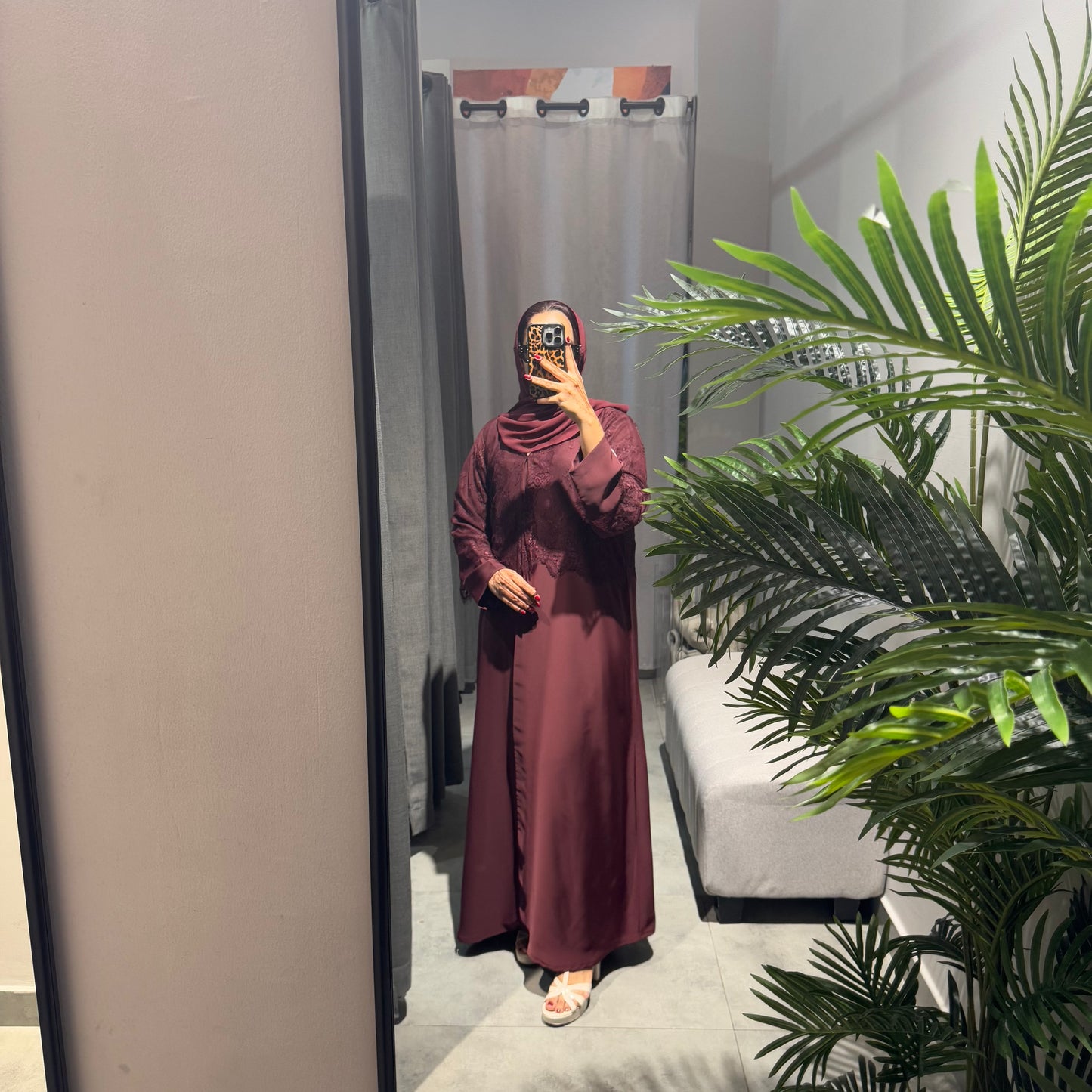Dantel with maroon in shoulder nada fabric