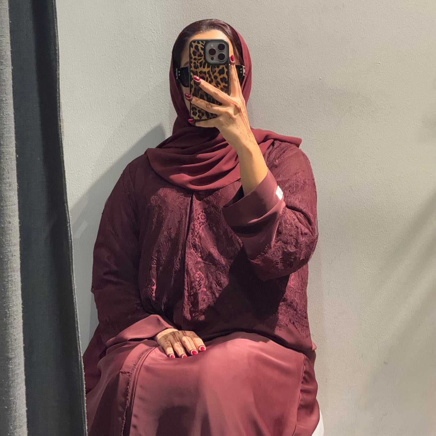 Dantel with maroon in shoulder nada fabric
