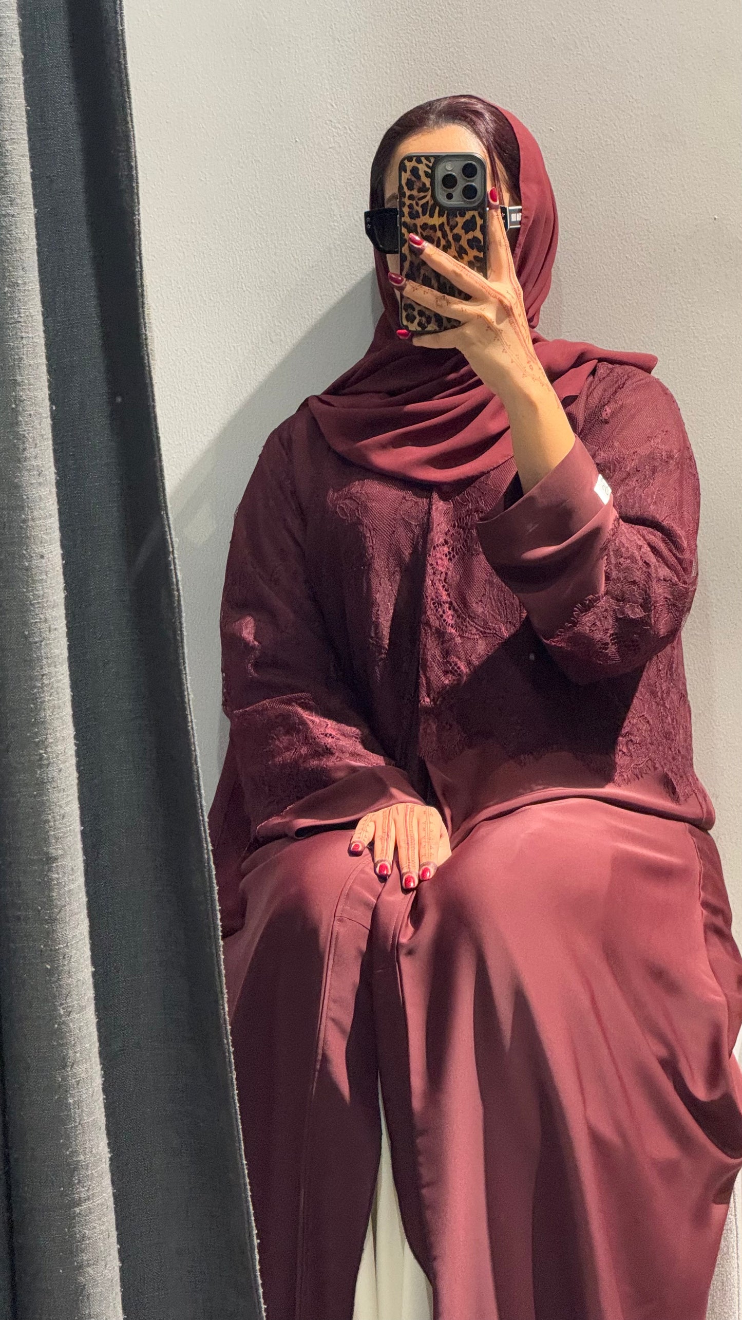 Dantel with maroon in shoulder nada fabric