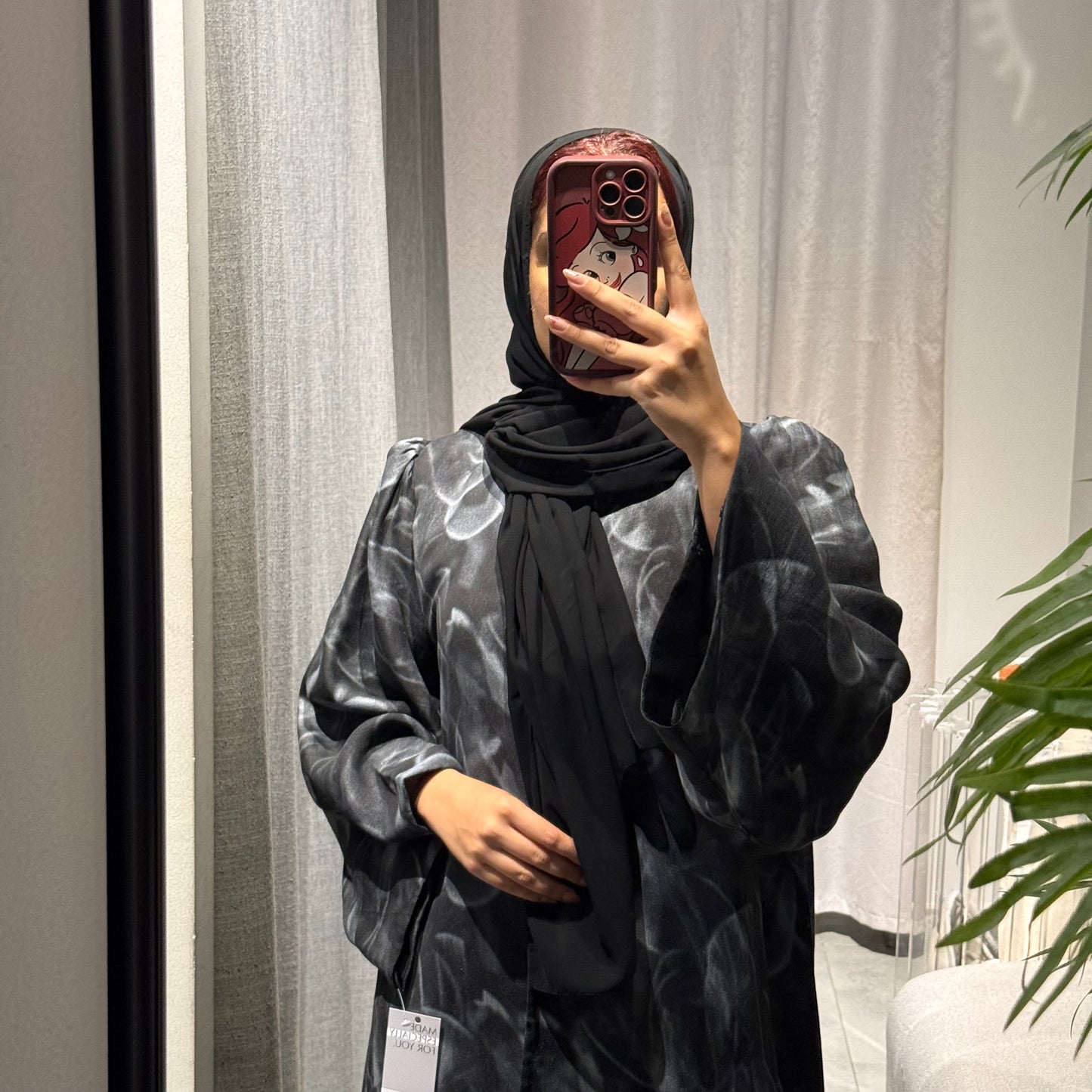 Abaya with black color and silver shades