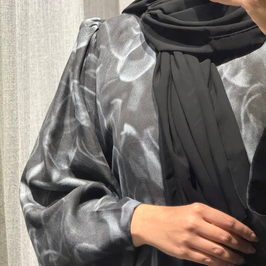 Abaya with black color and silver shades