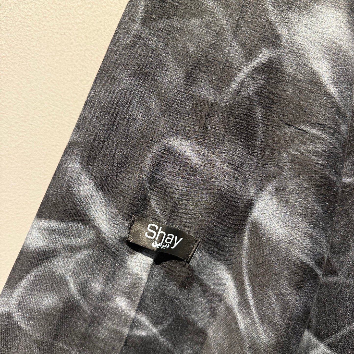 Abaya with black color and silver shades