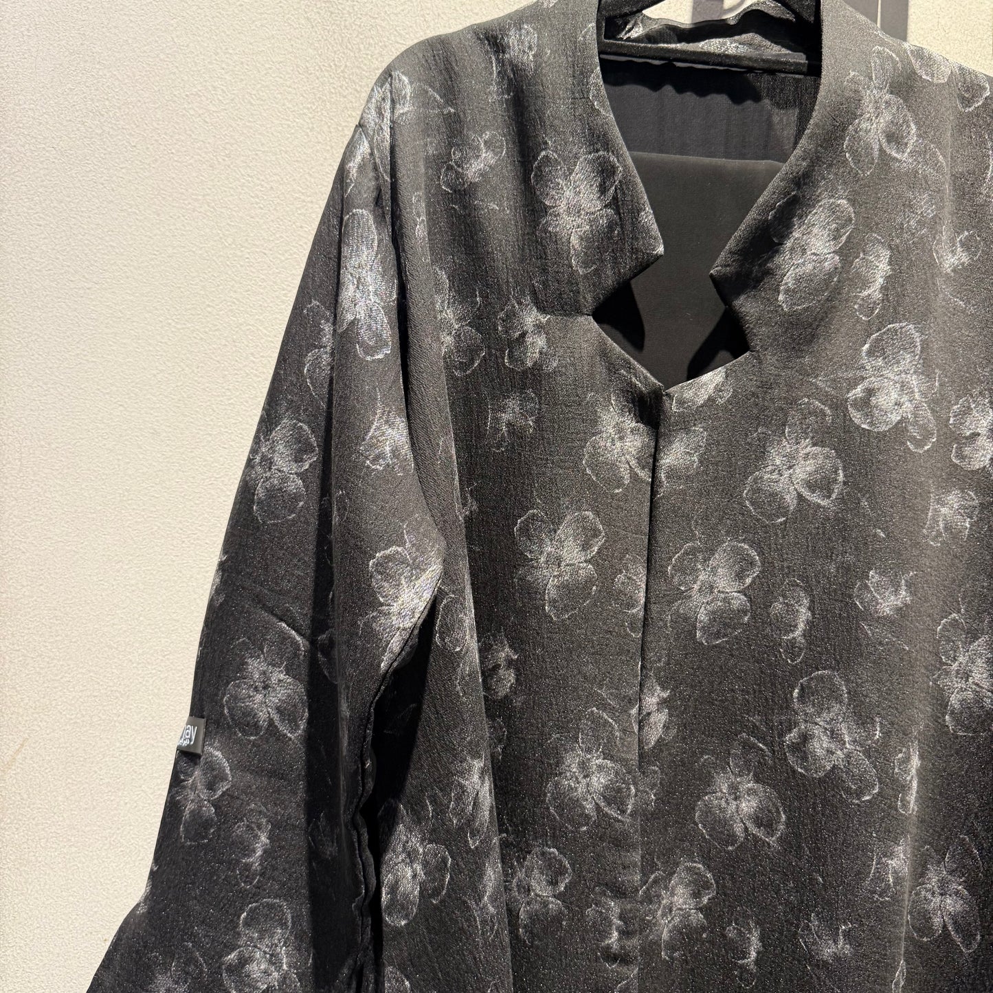 Abaya with black color and silver flowers