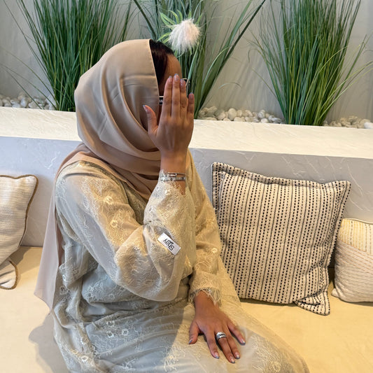 Dantel abaya with beige fabric 2