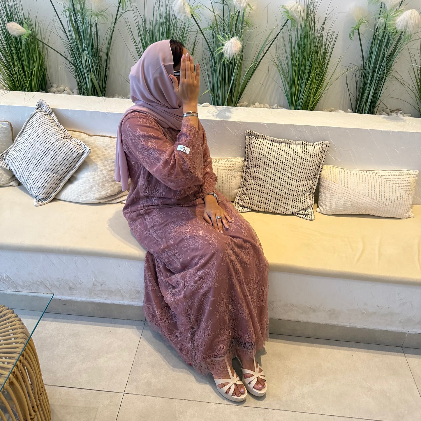Dantel abaya with pink fabric