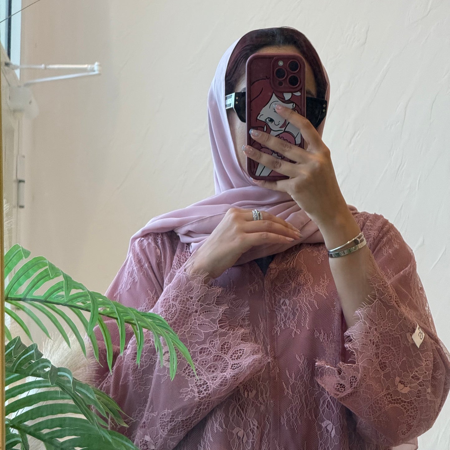 Dantel abaya with pink fabric