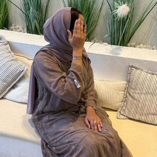 Dantel abaya with nude fabric