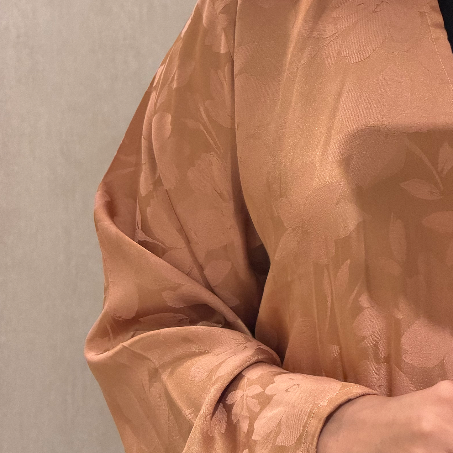 Abaya with peach flowers color
