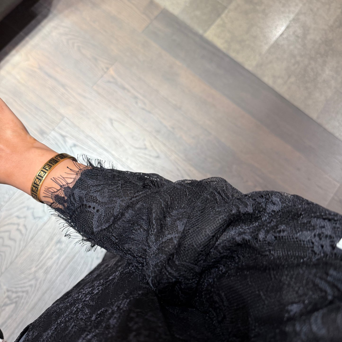 Dantel abaya with black fabric
