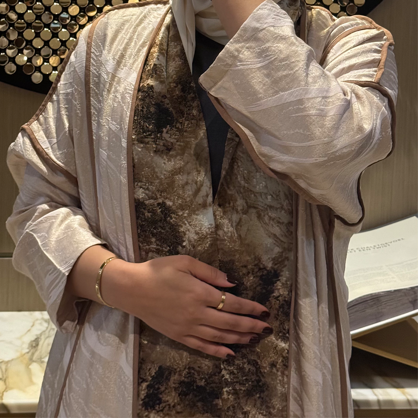 Abaya with marble brown